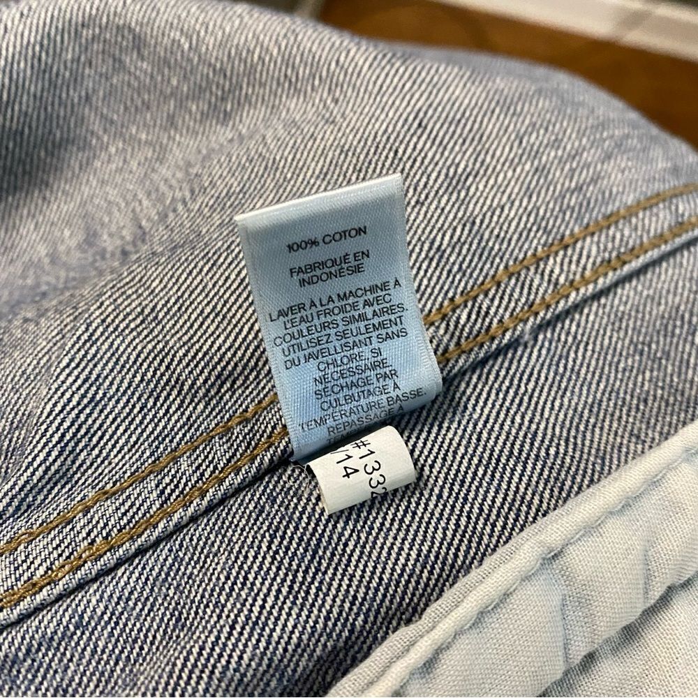 Express Jeans Distressed Denim Jacket Bleached - Picture 13 of 13